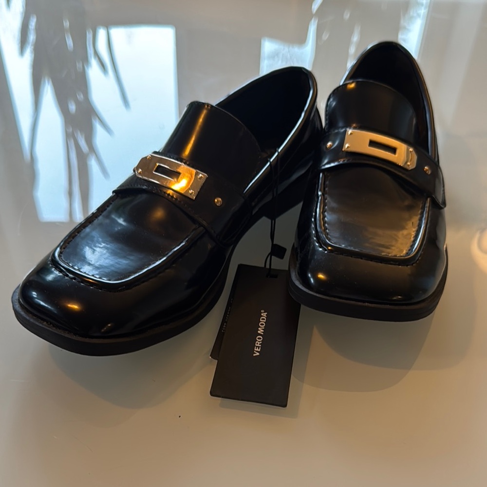 Vero Moda Loafers - size U.S. 7